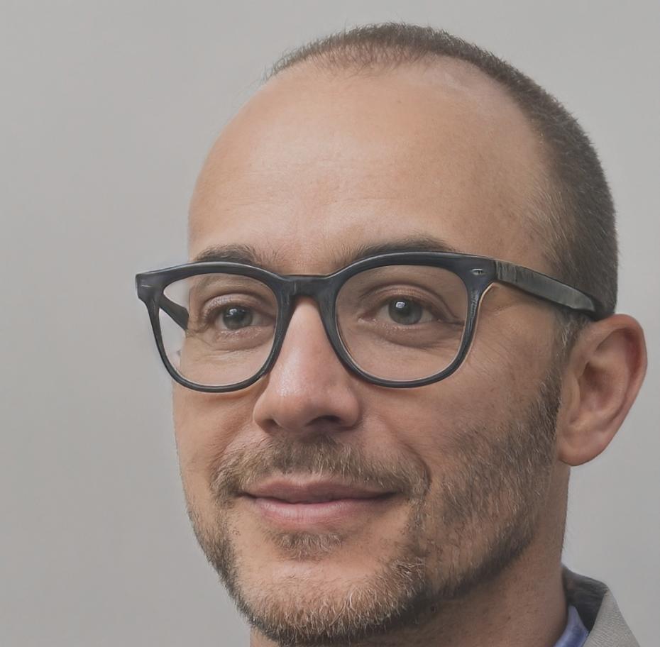 Portrait de Marc Dubois, conseiller en gestion de patrimoine